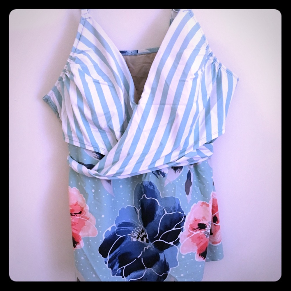 Lane Bryant Cacique size 24 swim suit top